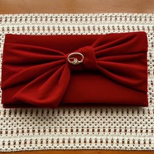 Bow Bag Dark Red Claddah Gold Broach Pin Detail Gold Link Chain Vintage EUC